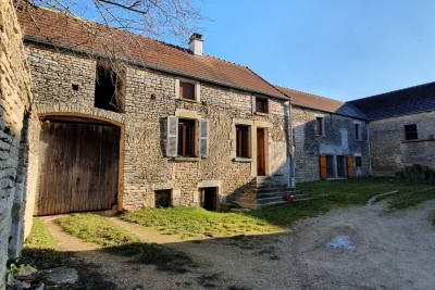Maison à vendre à CHASSIGNELLES  - 7 pièces - 291 m² 
