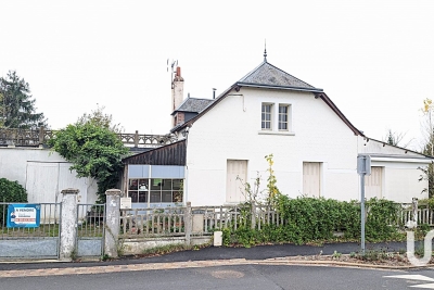 Maison à vendre à NOUZILLY  - 7 pièces - 145 m² 