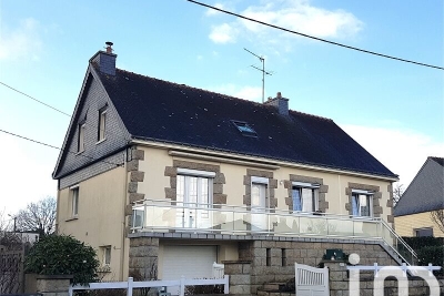 Maison à vendre à MALGUENAC  - 8 pièces - 136 m² 