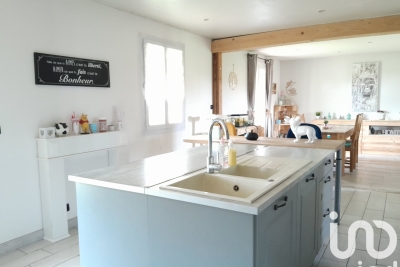 Maison à vendre à COUTRAS  - 8 pièces - 140 m² 