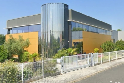 Commerce à vendre à DESCARTES   - 2026 m² 