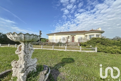 Maison à vendre à ST-SEURIN-DE-CADOURNE  - 10 pièces - 175 m² 