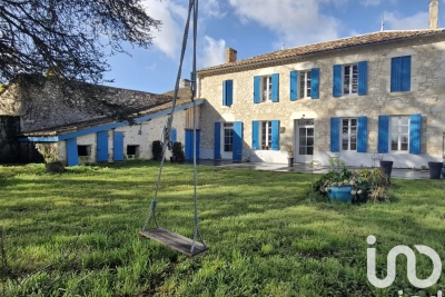 Maison à vendre à PESSAC-SUR-DORDOGNE  - 8 pièces - 295 m² 