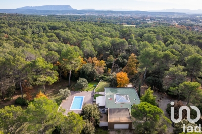 Maison à vendre à PUYRICARD  - 5 pièces - 240 m² 