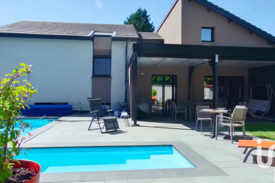 Maison à vendre à MONT ST MARTIN  - 7 pièces - 264 m² 