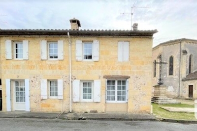 Maison à vendre petite maison au bord de l eau 