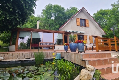 Maison à vendre petite maison au bord de l eau 