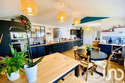 Maison à vendre à CINQ MARS LA PILE  - 6 pièces - 193 m² 