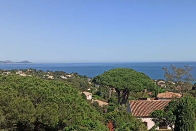 Maison à vendre à ROQUEBRUNE-SUR-ARGENS Ecarts - 4 pièces - 110 m² 