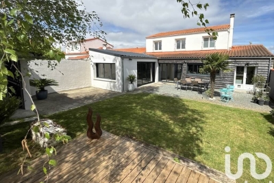 Maison à vendre à ST XANDRE  - 6 pièces - 196 m² 