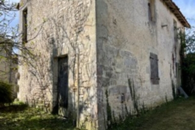 Maison à vendre à ST JEAN D ANGELY  - 1 pièces - 110 m² 