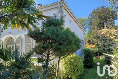 Maison à vendre à VAUX SUR MER  - 8 pièces - 171 m² 