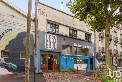Commerce à vendre usage mixte