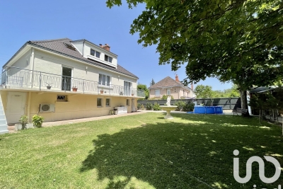 Maison à vendre à CHAMBRAY LES TOURS  - 8 pièces - 190 m² 
