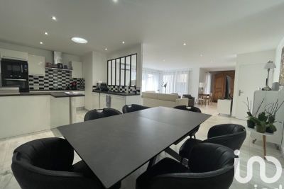 Maison à vendre à VAUX SUR MER  - 5 pièces - 132 m² 