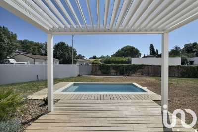 Maison à vendre à ST LAURENT DE LA PREE  - 6 pièces - 165 m² 