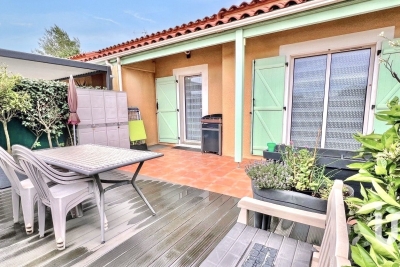 Maison à vendre petite maison au bord de l eau 