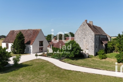 Maison à vendre à CORMERY  - 10 pièces - 471 m² 