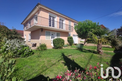 Maison à vendre à BOURBON LANCY Peripherique - 7 pièces - 151 m² 