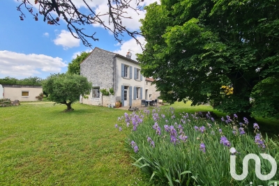 Maison à vendre à ST PORCHAIRE  - 7 pièces - 205 m² 