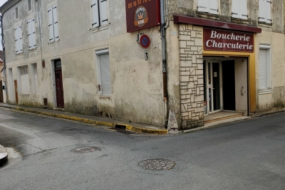 Bien à vendre à MATHA   - 192 m² 