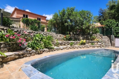 Maison à vendre petite maison au bord de l eau 