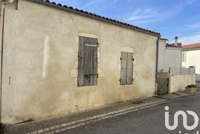 Maison à vendre à TONNAY BOUTONNE  - 3 pièces - 84 m² 