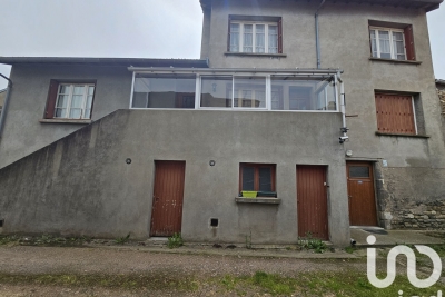 Maison à vendre à ST BONNET PRES RIOM  - 7 pièces - 179 m² 