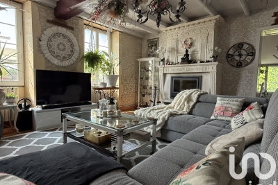 Maison à vendre à FONTAINES D OZILLAC  - 5 pièces - 190 m² 