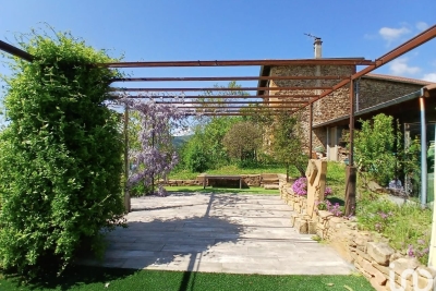 Maison à vendre à ST VERAND  - 5 pièces - 125 m² 