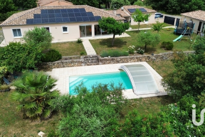 Maison à vendre maison village garage piscine 