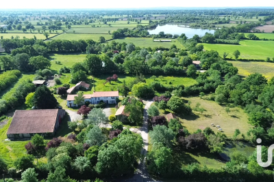 Maison à vendre à GOURGE  - 14 pièces - 330 m² 