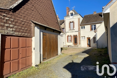 Maison à vendre à CHATEAU RENAULT  - 8 pièces - 175 m² 