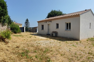 Maison à vendre maison village garage piscine 