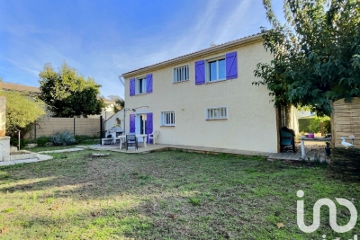 Maison à vendre à ST-MARTIN-DE-CRAU  - 5 pièces - 153 m² 