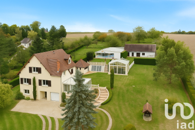 Maison à vendre à CHAMBOURG SUR INDRE  - 13 pièces - 380 m² 