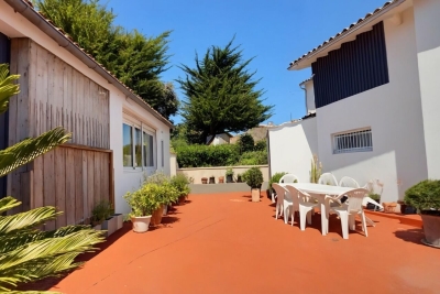 Maison à vendre à AVAILLES SUR CHIZE  - 7 pièces - 243 m² 