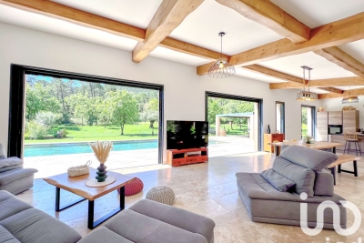 Maison à vendre à BAGNOLS-EN-FORÊT  - 8 pièces - 290 m² 