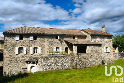 Maison à vendre à GRAVIERES  - 6 pièces - 140 m² 