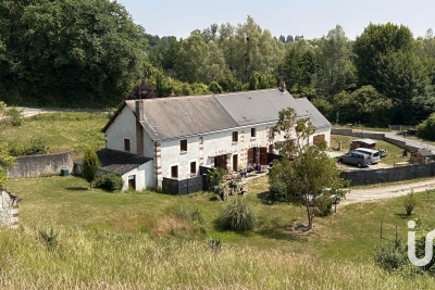 Bien à vendre à TAUXIGNY   - 360 m² 