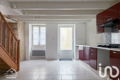 Maison à vendre à SURGERES  - 3 pièces - 98 m² 