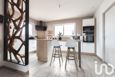 Maison à vendre à SURGERES  - 6 pièces - 125 m² 