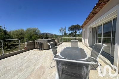 Maison à vendre à ROQUEBRUNE-SUR-ARGENS Ecarts - 4 pièces - 90 m² 