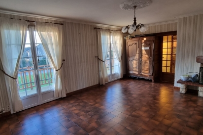 Maison à vendre petite maison au bord de l eau 