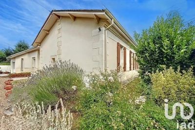 Maison à vendre à ST-MEDARD-DE-GUIZIERES  - 4 pièces - 130 m² 