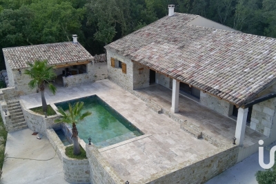 Maison à vendre petite maison au bord de l eau 