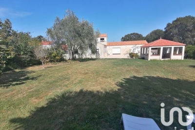 Maison à vendre petite maison au bord de l eau 