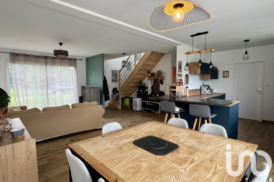 Maison à vendre à CINQ MARS LA PILE  - 6 pièces - 125 m² 