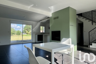 Maison à vendre à CLERE LES PINS  - 8 pièces - 170 m² 