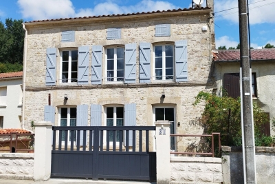 Maison à vendre à NUAILLE SUR BOUTONNE  - 3 pièces - 83 m² 